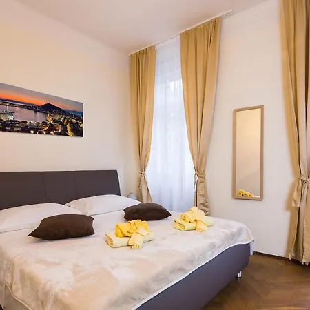 Riva Πανσιόν Σπλιτ