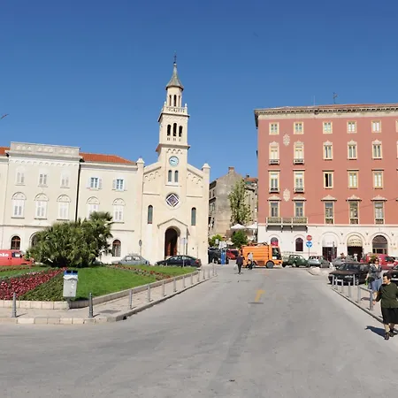 Πανσιόν Riva Σπλιτ