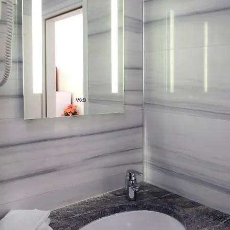 Πανσιόν Riva 3*